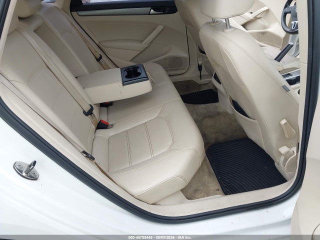 2014 Volkswagen Passat 1.8t Se მანქანა იყიდება აუქციონზე, vin: 1VWBS7A38EC061913, აუქციონის ნომერი: 45795445