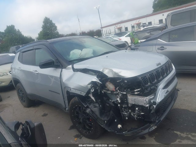 45795450 :رقم المزاد ، 3C4NJDBN1RT166921 vin ، 2024 Jeep Compass Latitude 4x4 مزاد بيع