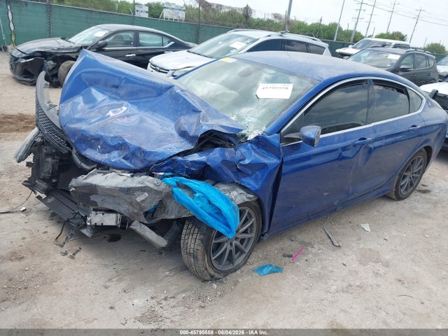 Chrysler 200 Limited 2015 1C3CCCAB2FN554470 Image 2