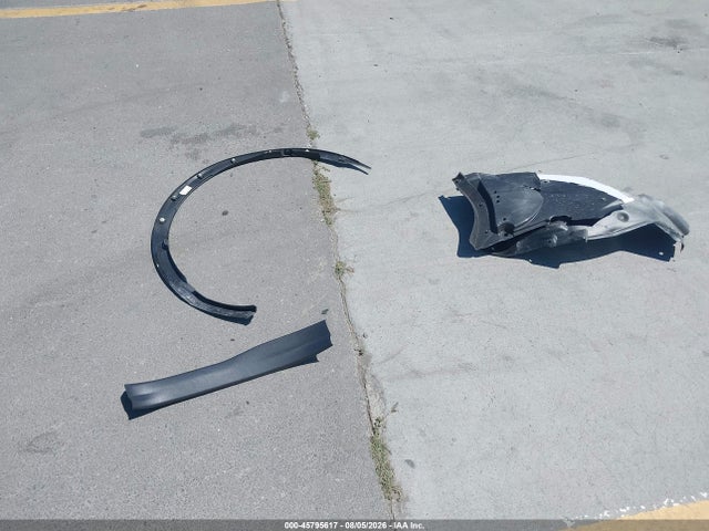 JTDACAAU2R3015033 Toyota PRIUS XLE