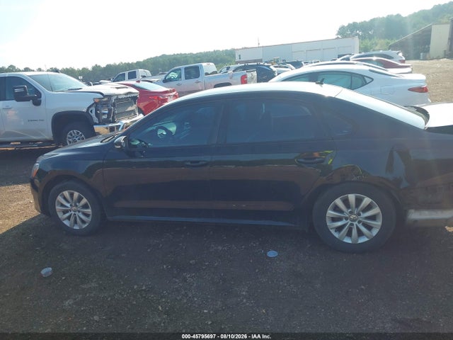 Продаж на аукціоні авто 2013 Volkswagen Passat 2.5l S, vin: 1VWAH7A31DC073801, номер лоту: 45795697
