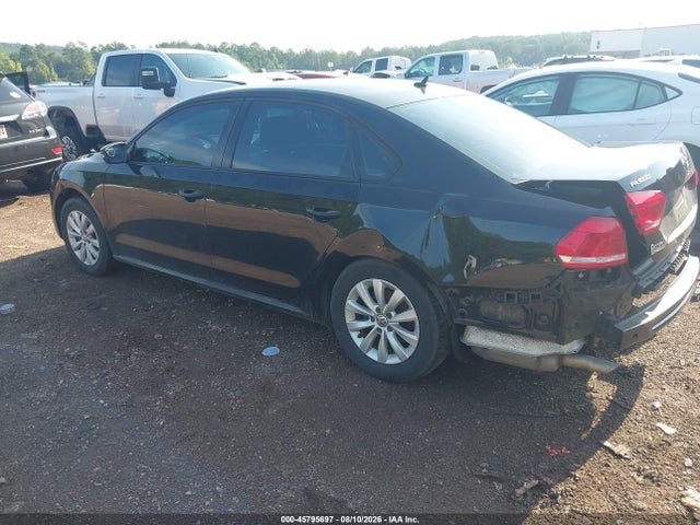 Продаж на аукціоні авто 2013 Volkswagen Passat 2.5l S, vin: 1VWAH7A31DC073801, номер лоту: 45795697
