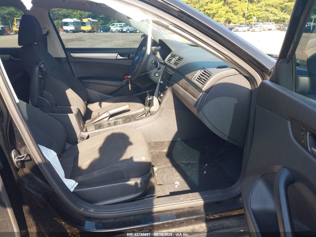 Продаж на аукціоні авто 2013 Volkswagen Passat 2.5l S, vin: 1VWAH7A31DC073801, номер лоту: 45795697