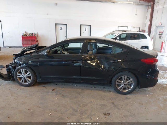 Продажа на аукционе авто 2017 Hyundai Elantra Se, vin: 5NPD84LF5HH097356, номер лота: 45795705