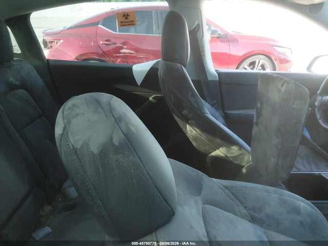 45795775 :رقم المزاد ، 7SAYGDEF2NF380957 vin ، 2022 Tesla Model Y Performance Dual Motor All-wheel Drive مزاد بيع