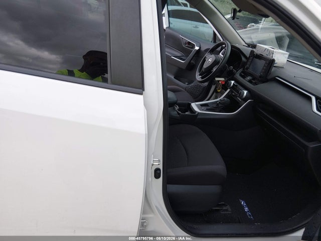 Toyota RAV4 LE 2019 2T3H1RFVXKC024538 Image 5