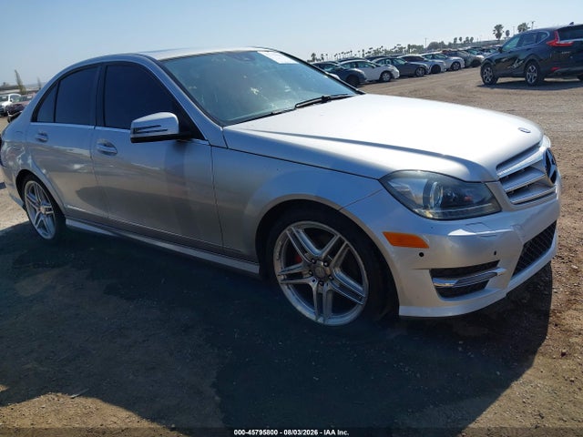 Продаж на аукціоні авто 2013 Mercedes-benz C 250 Sport, vin: WDDGF4HB2DA845383, номер лоту: 45795800