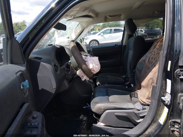 45795801 :رقم المزاد ، 1C4NJPFB3DD211115 vin ، 2013 Jeep Patriot Latitude مزاد بيع