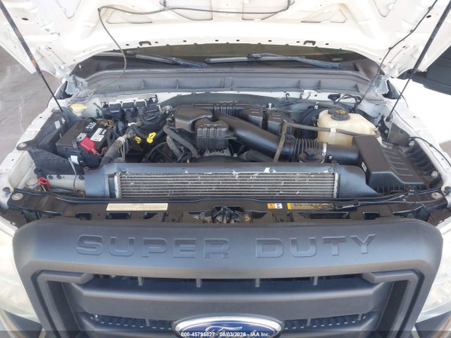 Ford F-350 Chassis Xl 2015 1FDRF3E61FEB15847 Image 9