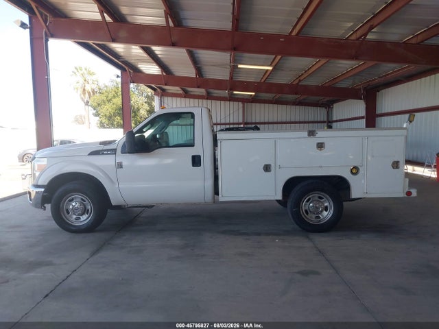 Ford F-350 Chassis Xl 2015 1FDRF3E61FEB15847 Image 14