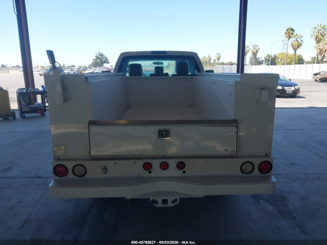 Ford F-350 Chassis Xl 2015 1FDRF3E61FEB15847 Image 15