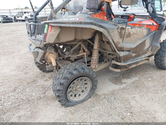 1HFVE0518N4300545 Honda Sxs1000 S2x