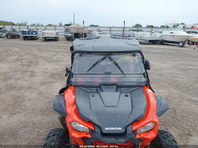 1HFVE0518N4300545 Honda Sxs1000 S2x