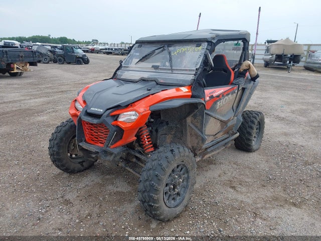 1HFVE0518N4300545 Honda Sxs1000 S2x