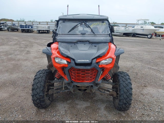 1HFVE0518N4300545 Honda Sxs1000 S2x