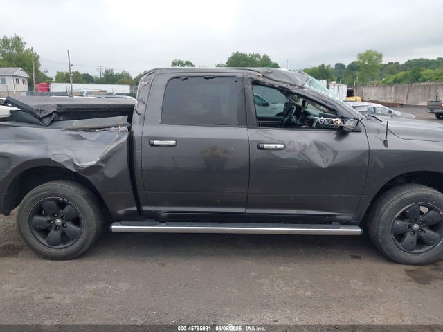 45795981 :رقم المزاد ، 3C6RR7LT1HG511310 vin ، 2017 Ram 1500 Big Horn  4x4 5'7 Box مزاد بيع