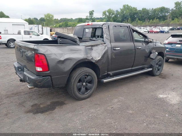 45795981 :رقم المزاد ، 3C6RR7LT1HG511310 vin ، 2017 Ram 1500 Big Horn  4x4 5'7 Box مزاد بيع