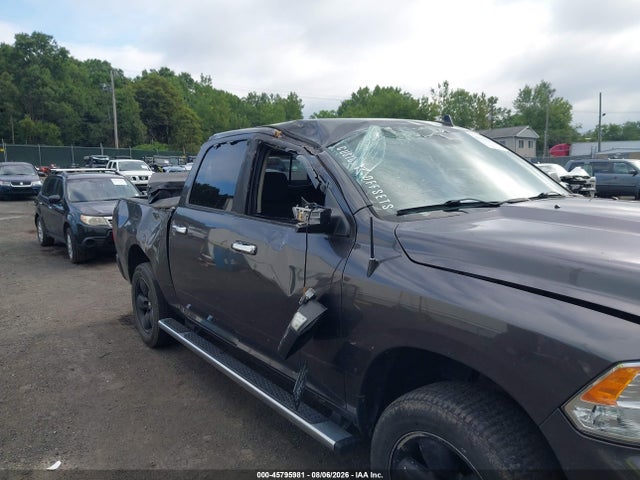 45795981 :رقم المزاد ، 3C6RR7LT1HG511310 vin ، 2017 Ram 1500 Big Horn  4x4 5'7 Box مزاد بيع