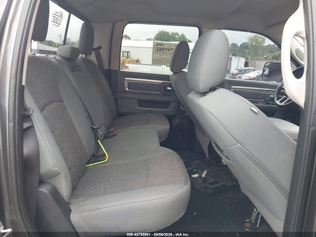 45795981 :رقم المزاد ، 3C6RR7LT1HG511310 vin ، 2017 Ram 1500 Big Horn  4x4 5'7 Box مزاد بيع