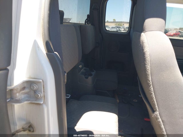 45796053 :رقم المزاد ، 1GTDT196548128926 vin ، 2004 Gmc Canyon Sle مزاد بيع