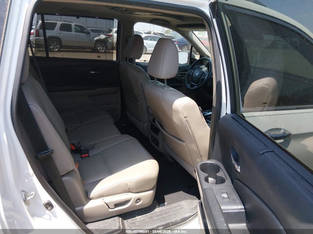 Продаж на аукціоні авто 2017 Honda Pilot Touring, vin: 5FNYF5H95HB018556, номер лоту: 45796081