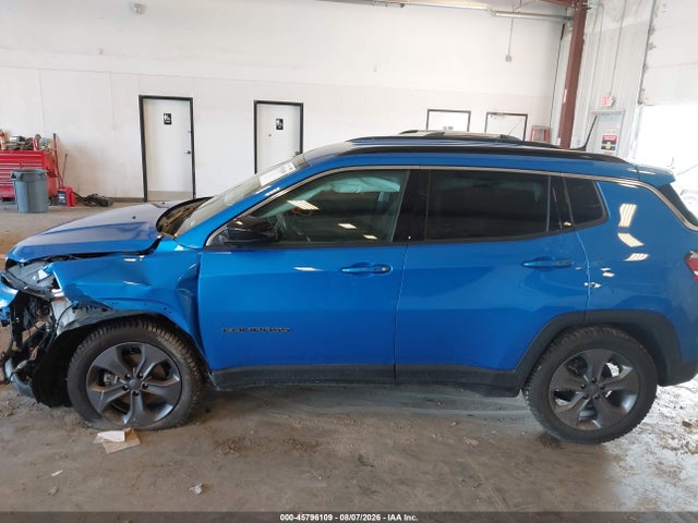 Продажа на аукционе авто 2022 Jeep Compass Latitude Lux 4x4, vin: 3C4NJDFB5NT133012, номер лота: 45796109