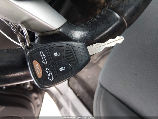 45796209 :رقم المزاد ، 1C3BC2EG9BN529586 vin ، 2011 Chrysler 200 Touring مزاد بيع