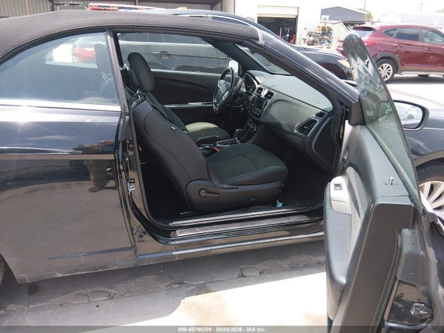 45796209 :رقم المزاد ، 1C3BC2EG9BN529586 vin ، 2011 Chrysler 200 Touring مزاد بيع
