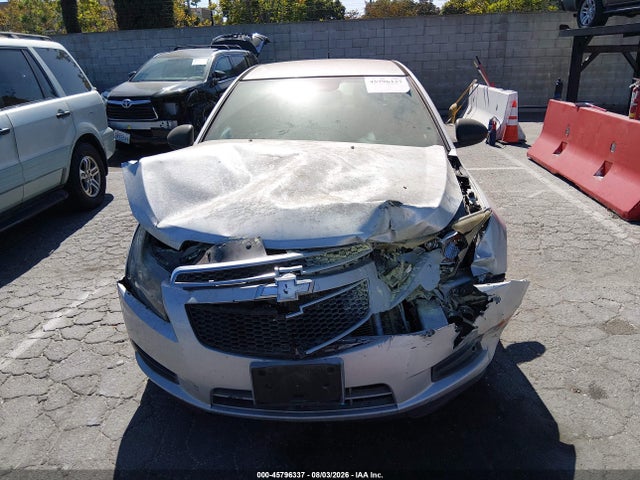 1G1PA5SG6E7209334 Chevrolet Cruze Ls Auto