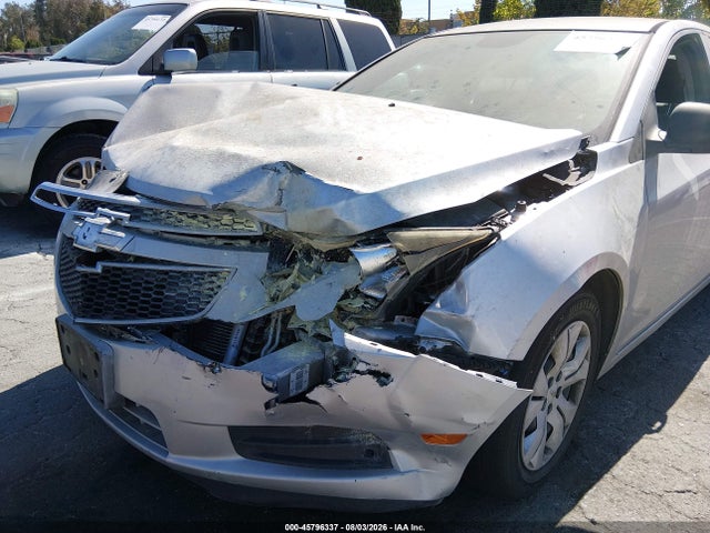 1G1PA5SG6E7209334 Chevrolet Cruze Ls Auto