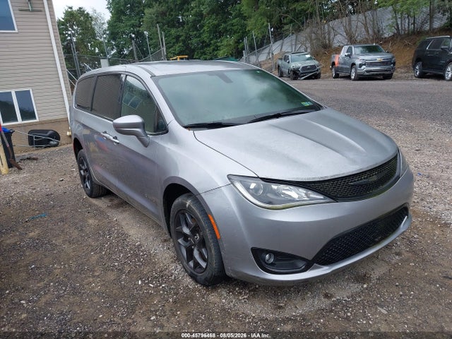 45796468 :رقم المزاد ، 2C4RC1FG5KR598071 vin ، 2019 Chrysler Pacifica Touring Plus مزاد بيع