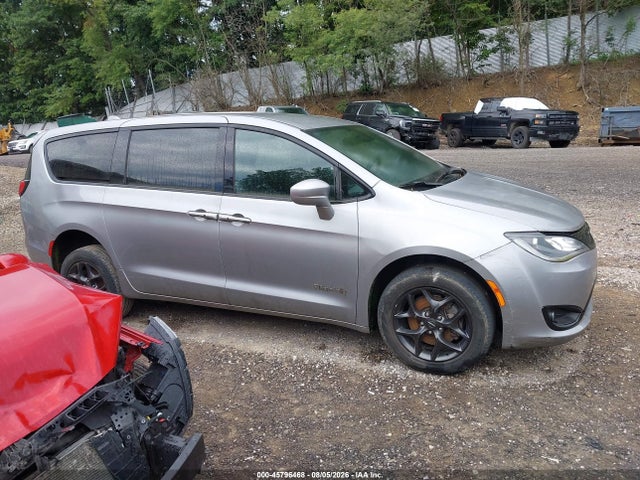 Продажа на аукционе авто 2019 Chrysler Pacifica Touring Plus, vin: 2C4RC1FG5KR598071, номер лота: 45796468