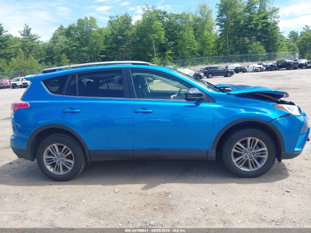 Aukcja sprzedaży 2017 Toyota Rav4 Le, vin: JTMBFREV9HJ136620, numer aukcji: 45796641