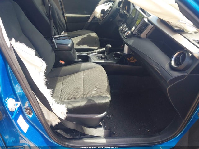 Aukcja sprzedaży 2017 Toyota Rav4 Le, vin: JTMBFREV9HJ136620, numer aukcji: 45796641