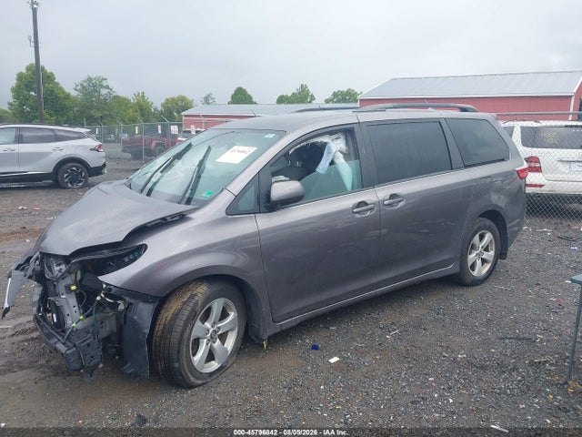 Продажа на аукционе авто 2018 Toyota Sienna Le 8 Passenger, vin: 5TDKZ3DCXJS910113, номер лота: 45796842