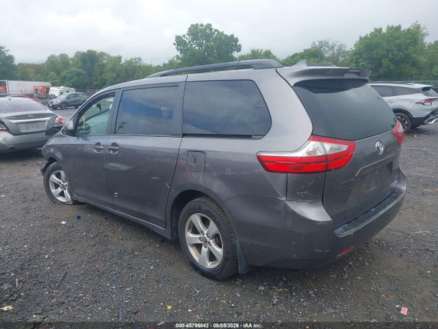 Продажа на аукционе авто 2018 Toyota Sienna Le 8 Passenger, vin: 5TDKZ3DCXJS910113, номер лота: 45796842