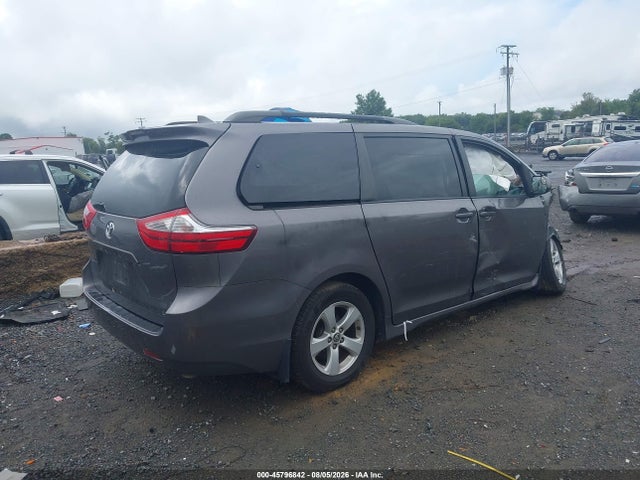 Продажа на аукционе авто 2018 Toyota Sienna Le 8 Passenger, vin: 5TDKZ3DCXJS910113, номер лота: 45796842
