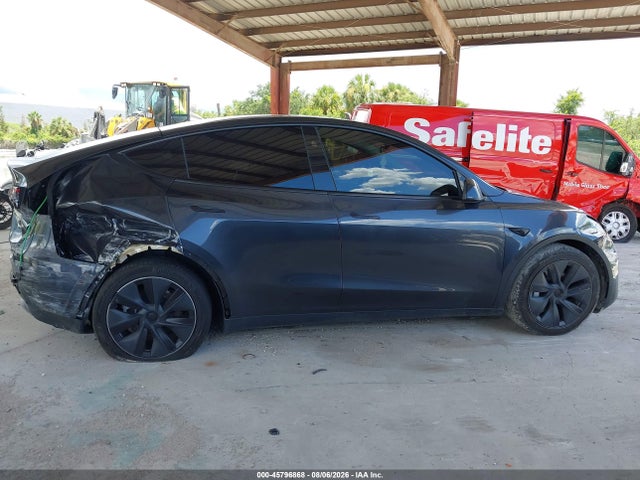 2025 Tesla Model Y Long Range Dual Motor Rear-wheel Drive მანქანა იყიდება აუქციონზე, vin: 7SAYGDED2SF229806, აუქციონის ნომერი: 45796868