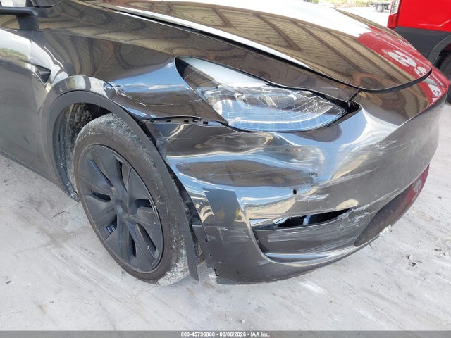 2025 Tesla Model Y Long Range Dual Motor Rear-wheel Drive მანქანა იყიდება აუქციონზე, vin: 7SAYGDED2SF229806, აუქციონის ნომერი: 45796868