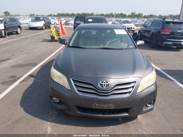 45796891 :رقم المزاد ، 4T4BF3EK2BR130474 vin ، 2011 Toyota Camry Xle مزاد بيع