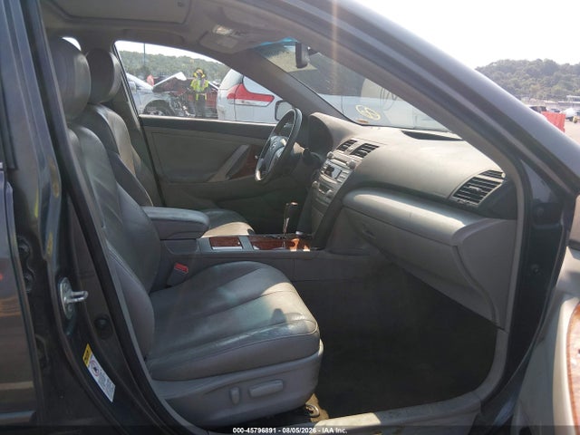45796891 :رقم المزاد ، 4T4BF3EK2BR130474 vin ، 2011 Toyota Camry Xle مزاد بيع