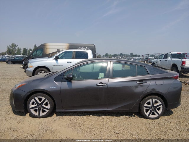 JTDKARFU0G3512841 Toyota Prius Three Touring