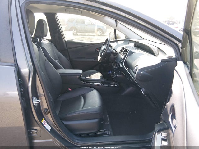 JTDKARFU0G3512841 Toyota Prius Three Touring