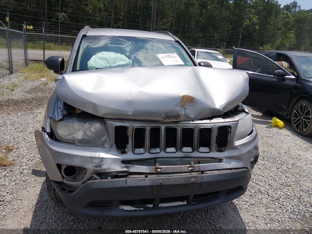 1C4NJCBA6GD711229 Jeep Compass Sport Se