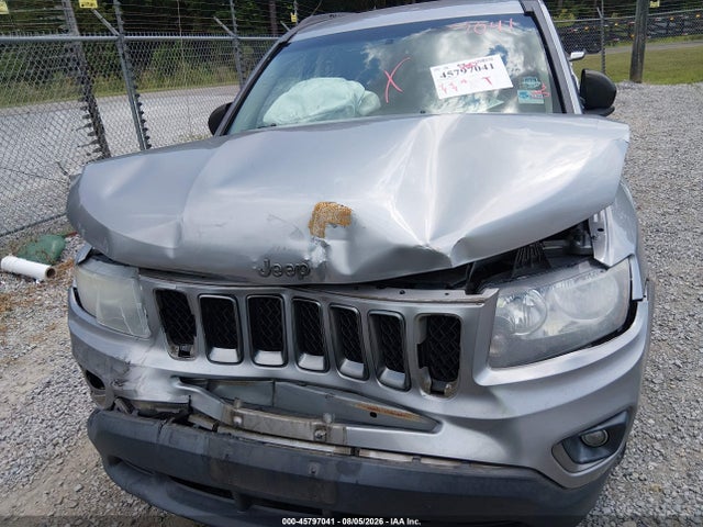 1C4NJCBA6GD711229 Jeep Compass Sport Se