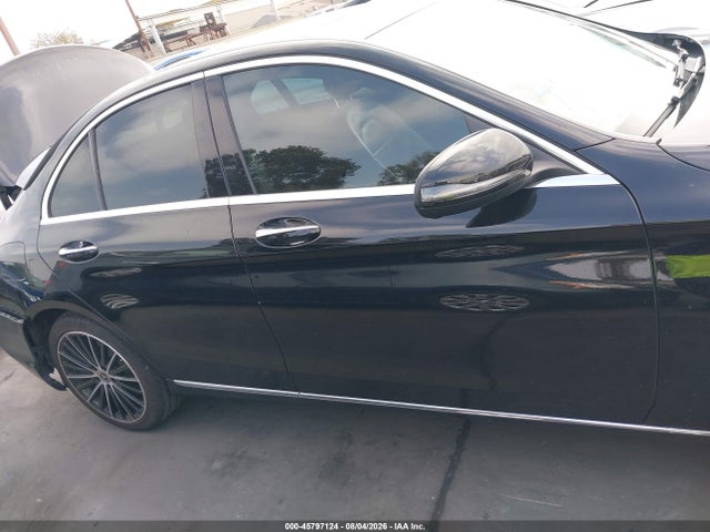 45797124 :رقم المزاد ، W1KWF8DB1MR636291 vin ، 2021 Mercedes-benz C 300 Sedan مزاد بيع