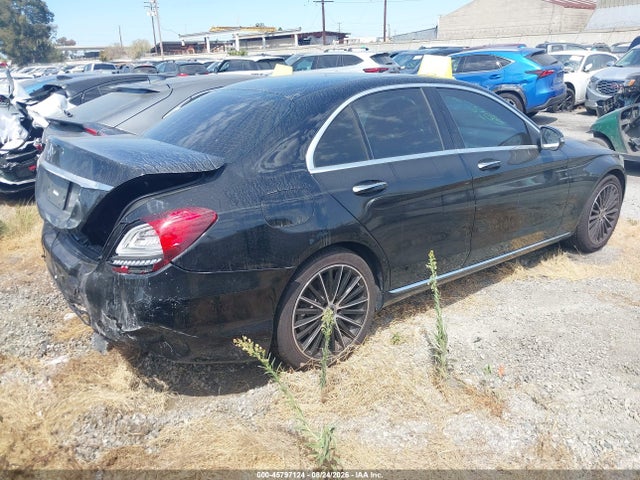 45797124 :رقم المزاد ، W1KWF8DB1MR636291 vin ، 2021 Mercedes-benz C 300 Sedan مزاد بيع