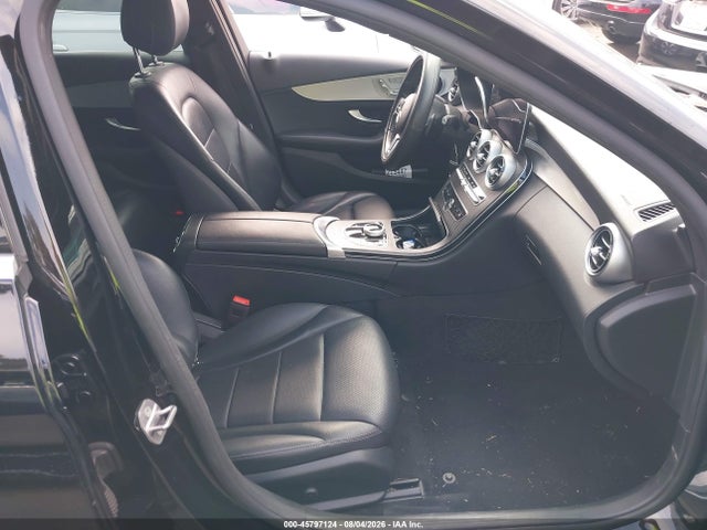 45797124 :رقم المزاد ، W1KWF8DB1MR636291 vin ، 2021 Mercedes-benz C 300 Sedan مزاد بيع
