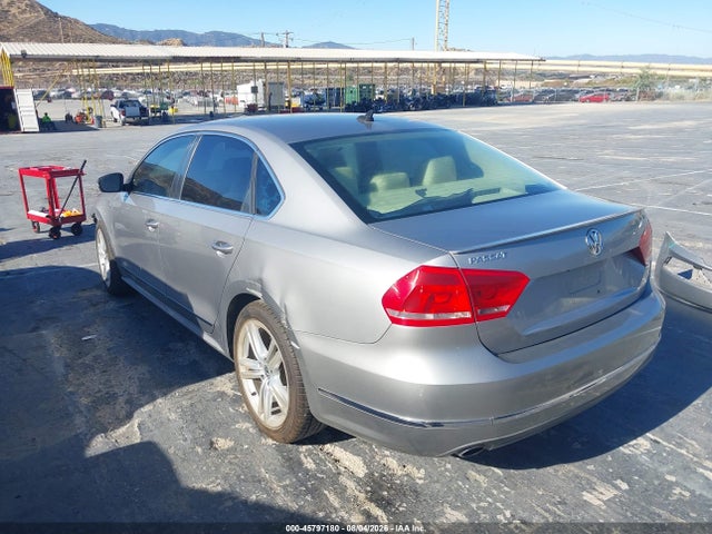 2013 Volkswagen Passat 2.0l Tdi Sel Premium მანქანა იყიდება აუქციონზე, vin: 1VWCN7A37DC108357, აუქციონის ნომერი: 45797180