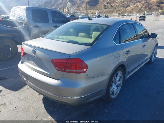 2013 Volkswagen Passat 2.0l Tdi Sel Premium მანქანა იყიდება აუქციონზე, vin: 1VWCN7A37DC108357, აუქციონის ნომერი: 45797180